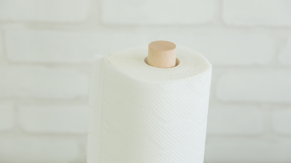 put-paper-towel-on-kitchen-paper-holder