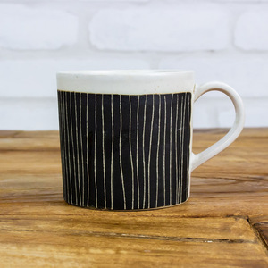 パンとごはんと... 掻き落としの陶器 MUG CUP